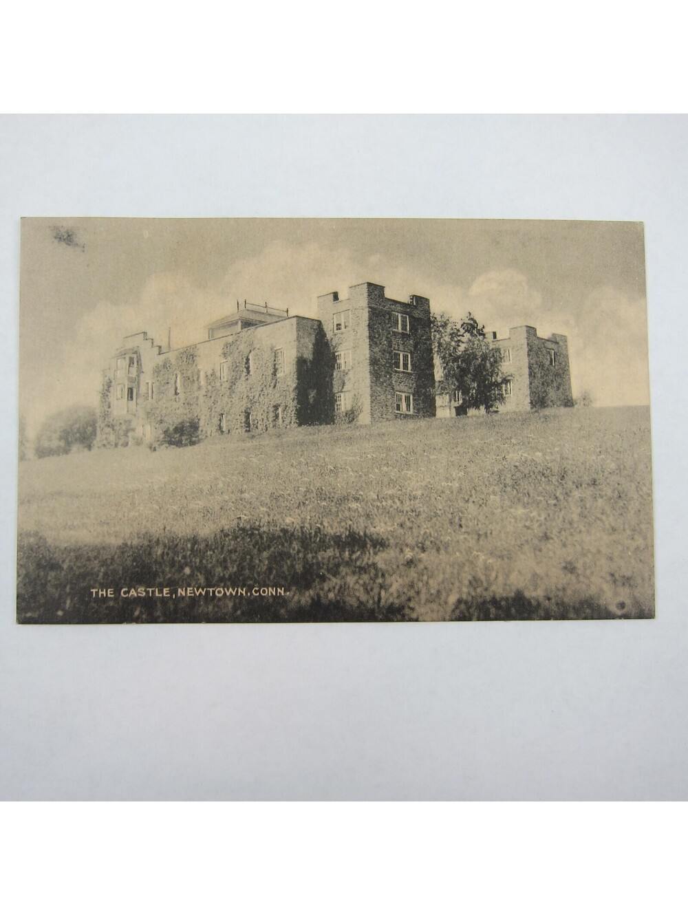 Vintage 1930-40s Collotype Postcard Newtown Connecticut The Castle UNPOSTED RARE